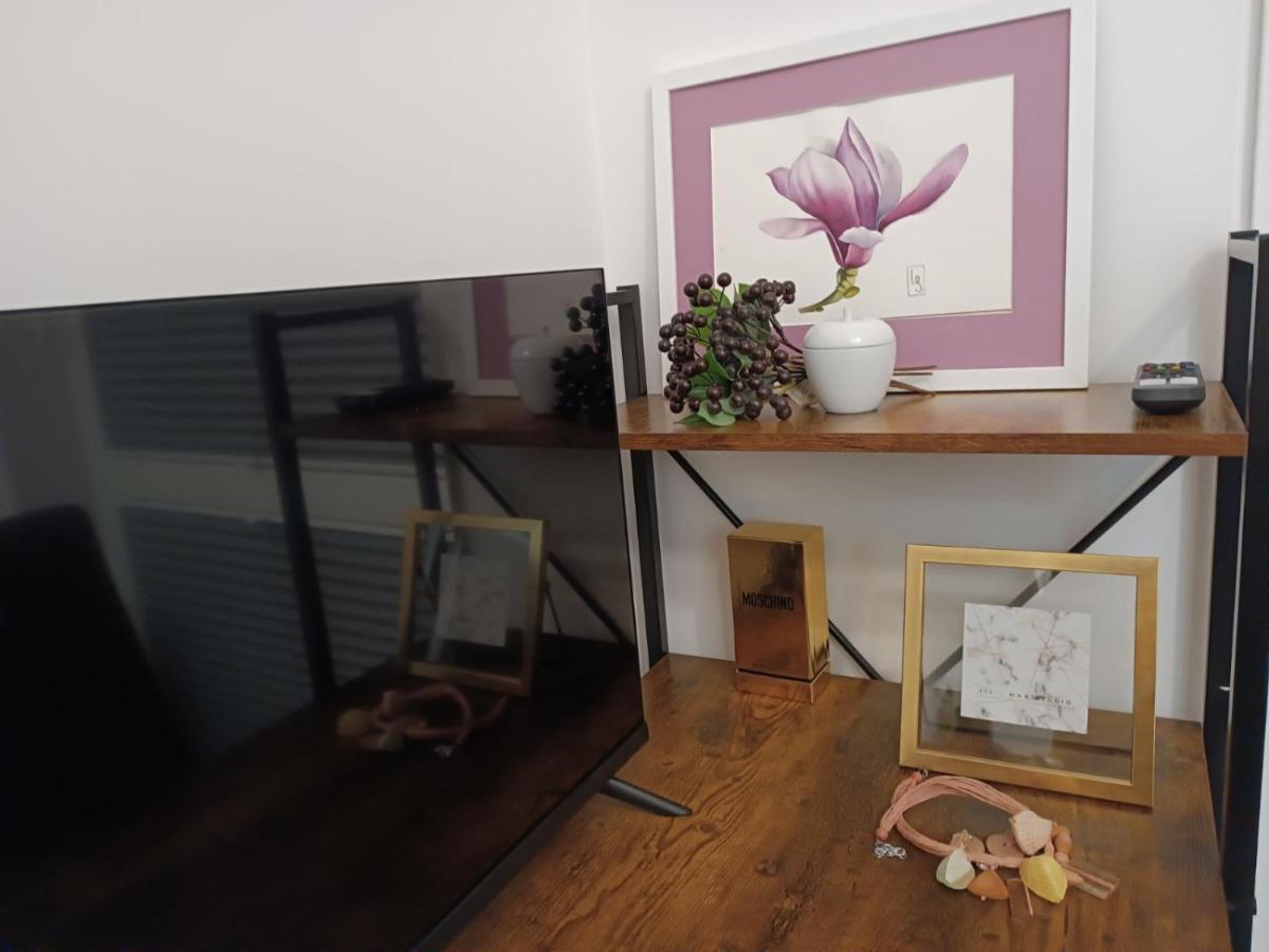 Apartamenty Wiktoryn 6A Warszawa Exteriör bild