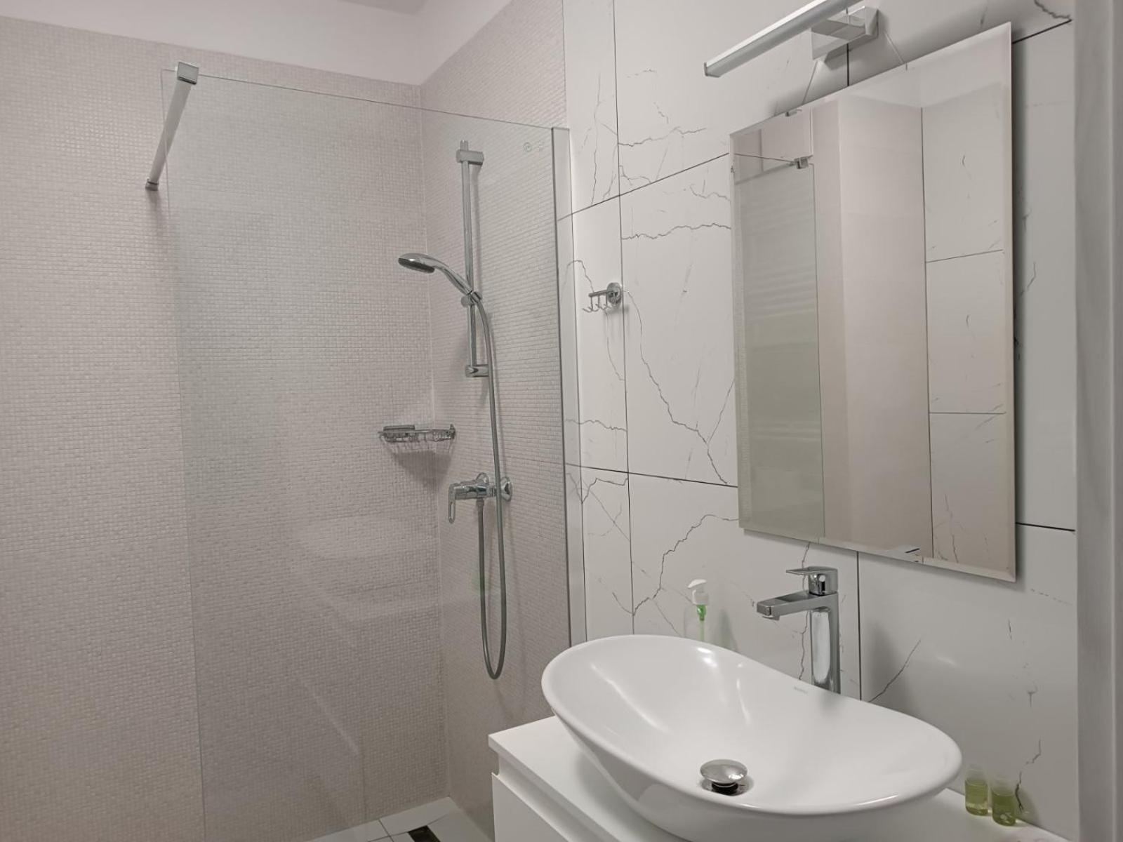 Apartamenty Wiktoryn 6A Warszawa Exteriör bild